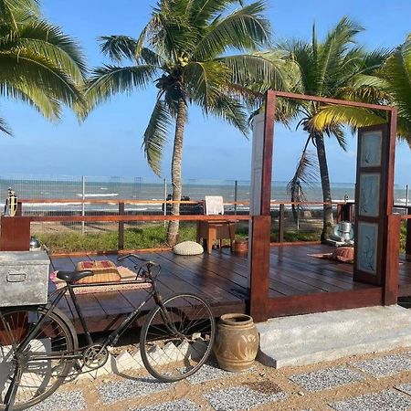 Blackstone Beach Resort クアンタン エクステリア 写真